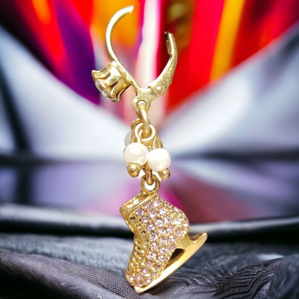 NEW Betsey Johnson Vintage Winter Glam Pink Crystal Ice Skates Holiday Earrings - Picture 7 of 9